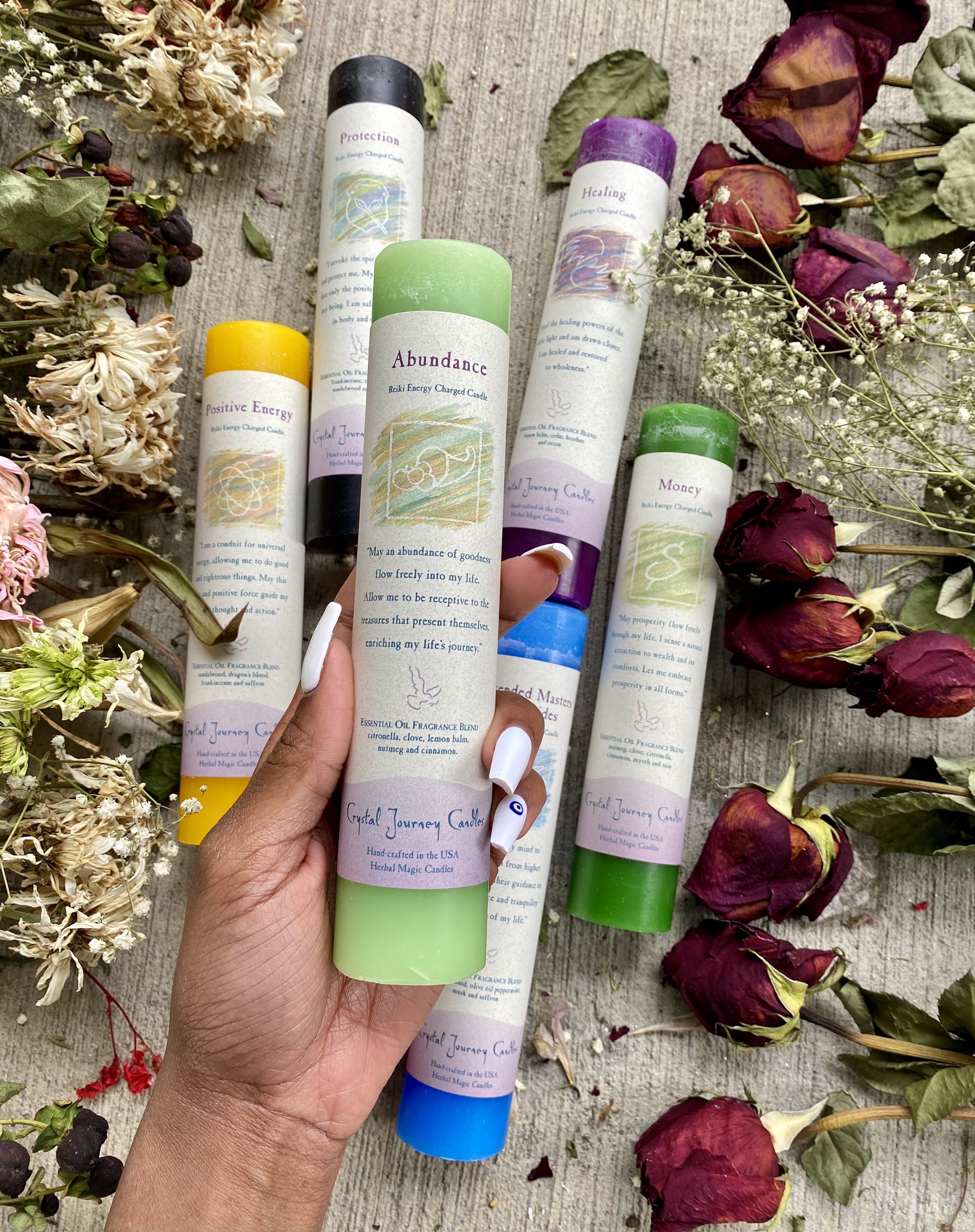 Use our 'Abundance' Intention Candle to manifest abundance in your finances, mental health, physical health, spirituality, friendships, love, etc. Use an intention candle to focus your intention(s) while manifesting your reality! Listing is for one Crystal Journey 'Abundance' Intention Candle.